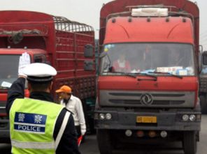 交警提示 這樣的下高速方式一律罰款扣分，最高記12分，道路貨物運(yùn)輸從業(yè)者需警惕